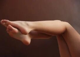 Women's legs without varicose veins